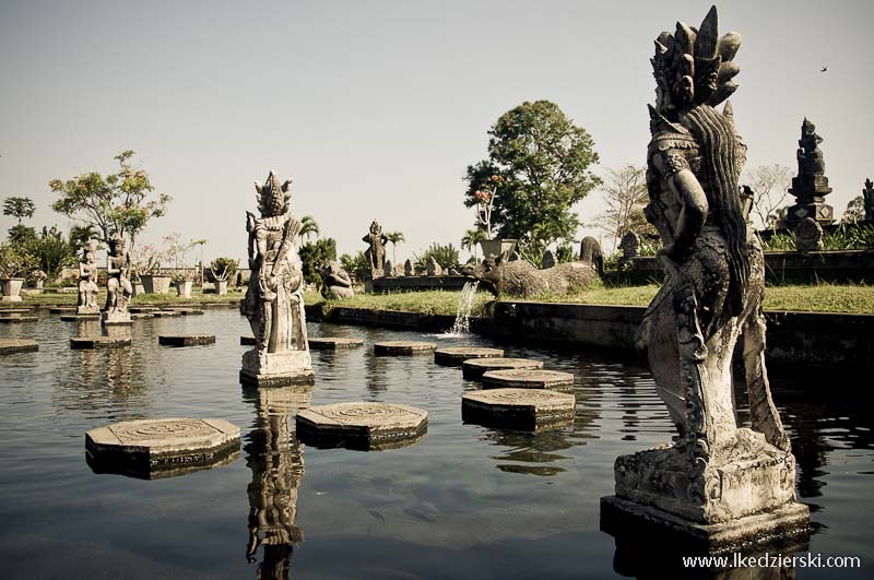 tirtagangga mahabharata pond