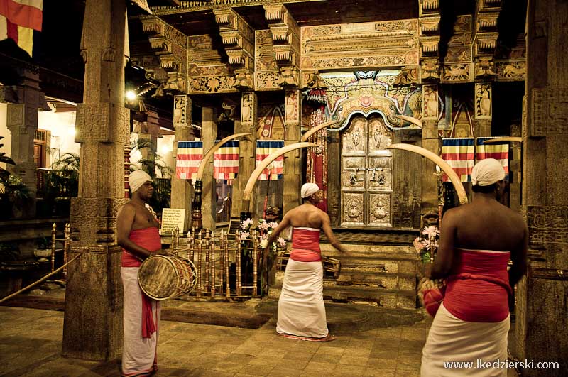 sri lanka podróż kandy sacred tooth temple