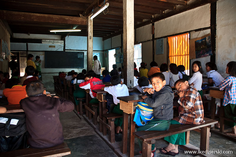 szkoła w birmie klasa