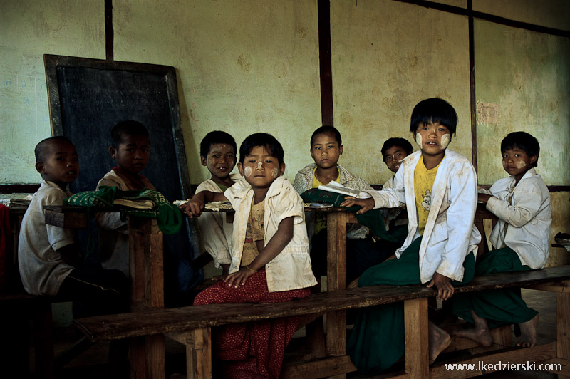 birmańska szkoła