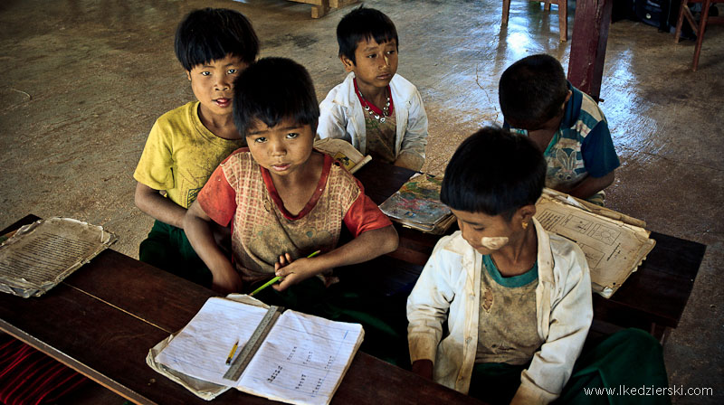 birmańska szkoła