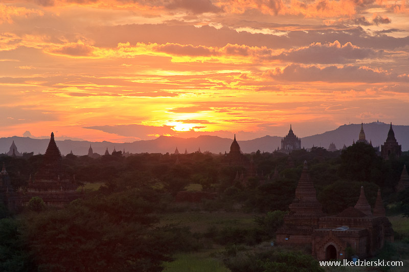 zachód słońca w bagan sunset