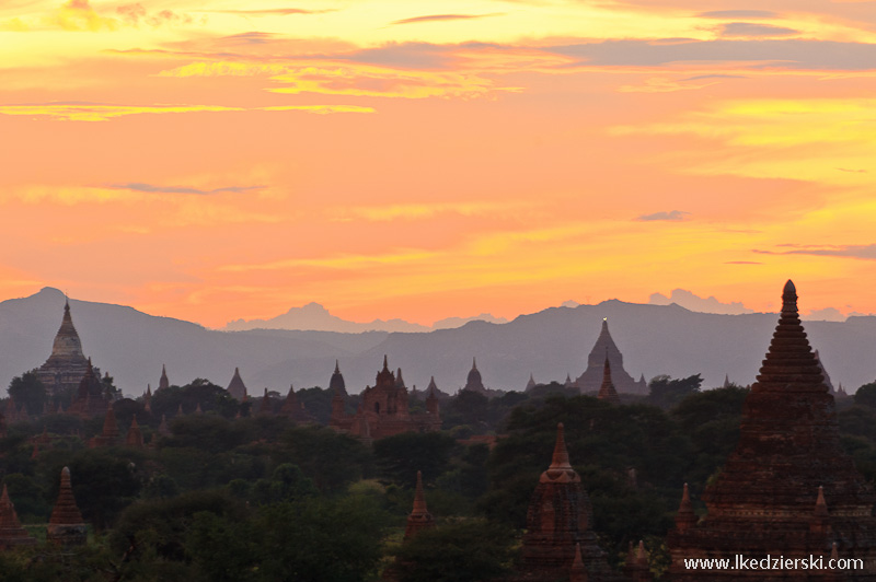 zachód słońca w bagan sunset