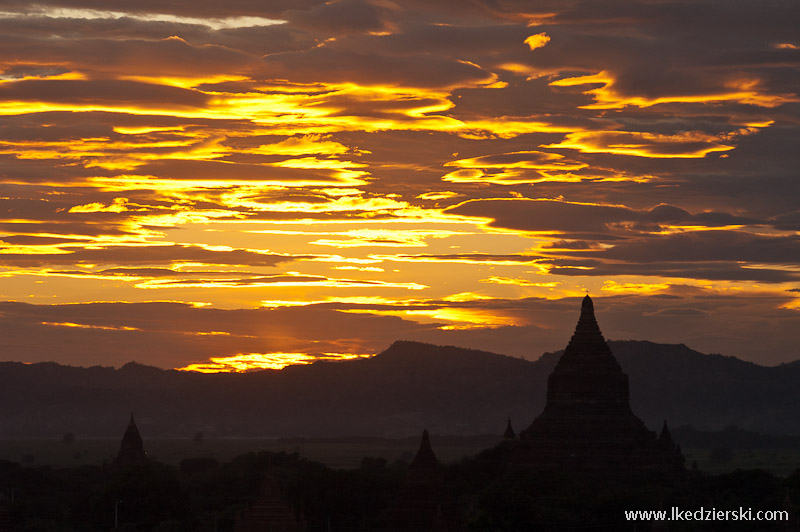 zachód słońca w bagan sunset