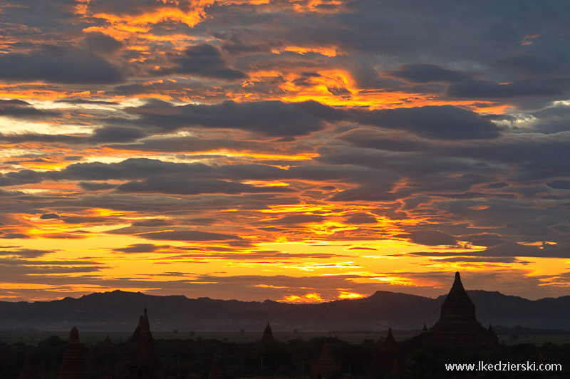 zachód słońca w bagan sunset