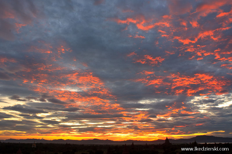 zachód słońca w bagan sunset