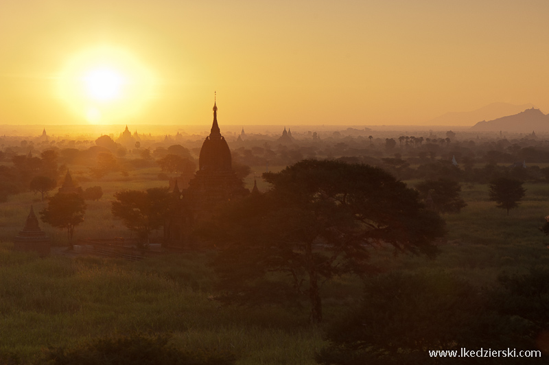 kraina tysiąca pagód bagan sunrise