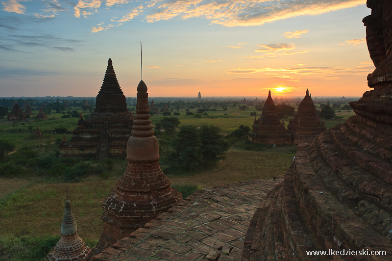 kraina tysiąca pagód bagan sunrise