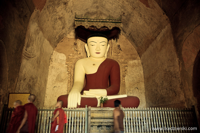 birma bagan posąg buddy