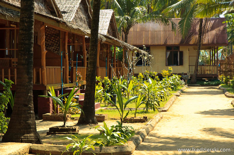 ngwe saung beach bungalow