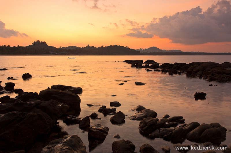 ngwe saung beach sunrise