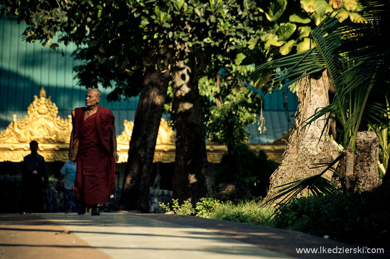 shwedagon pagoda