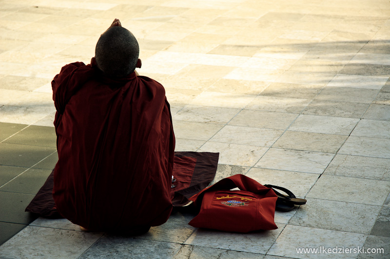 shwedagon pagoda