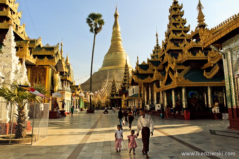 shwedagon pagoda