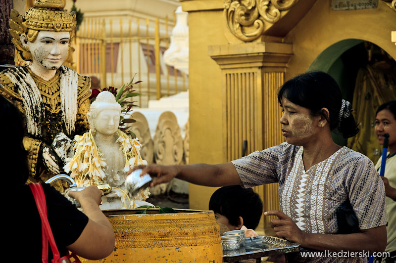 shwedagon pagoda