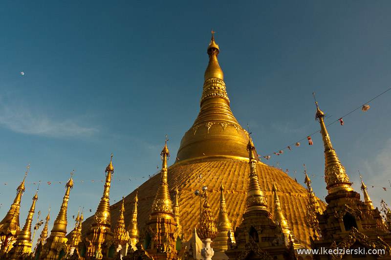 shwedagon pagoda