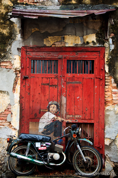 murale w georgetown zacharevic boy on a bike