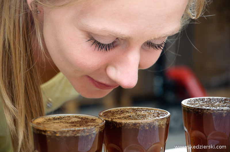 cup tasting wąchanie