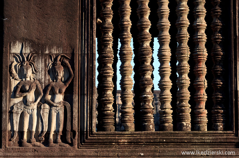 zwiedzanie angkor wat kamienny bambus