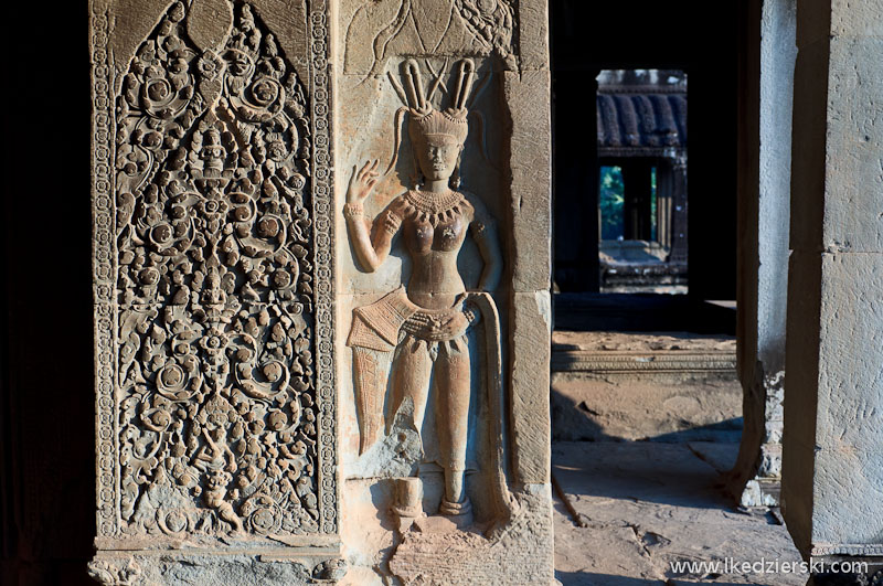 zwiedzanie angkor wat relief