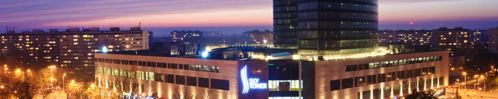 panorama sky tower zachodzie słońca