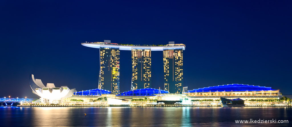 singapur po zachodzie słońca singapur by night marina bay sands