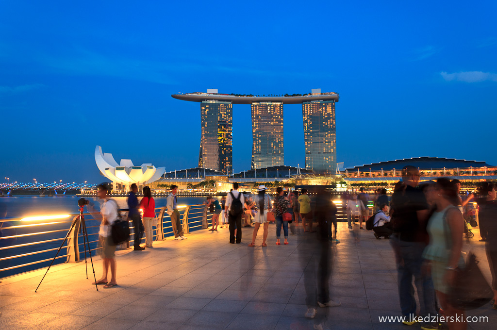 singapur by night marina bay sands