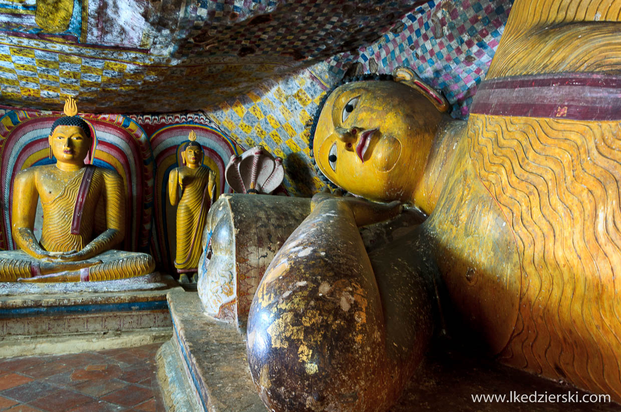 sri lanka dambulla temple devena alut viaharaya