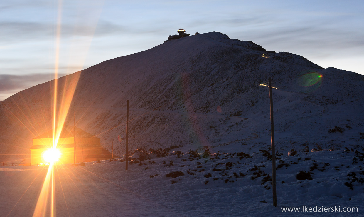 zimowe karkonosze śnieżka sunrise