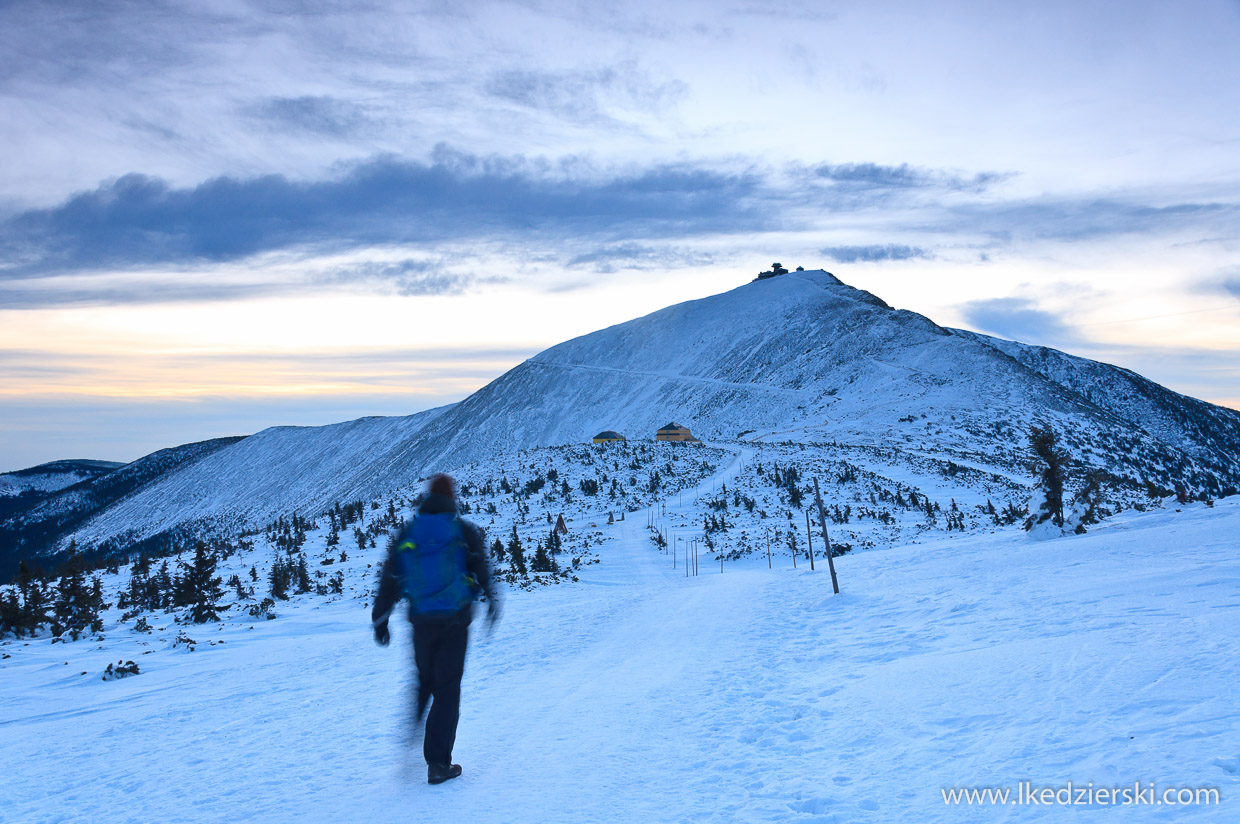 zimowe karkonosze śnieżka sunrise