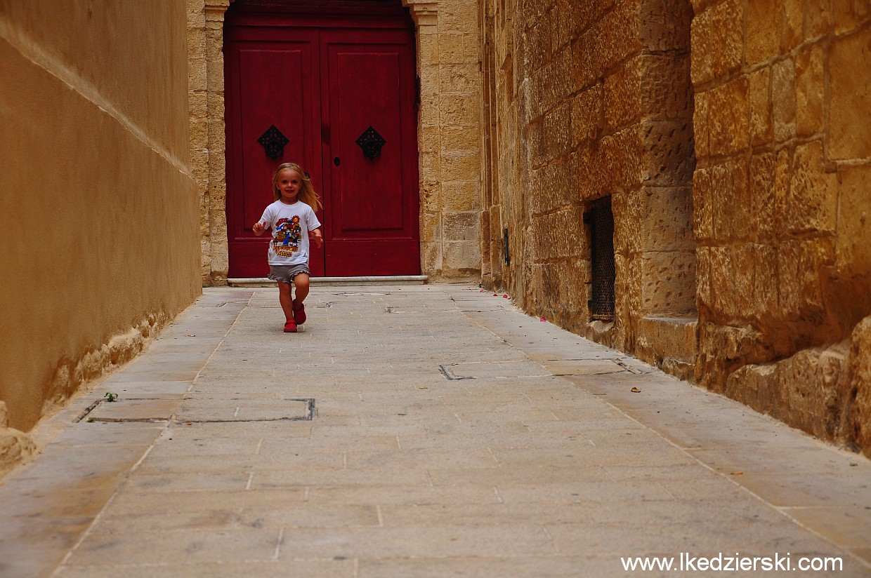 malta mdina street nadia