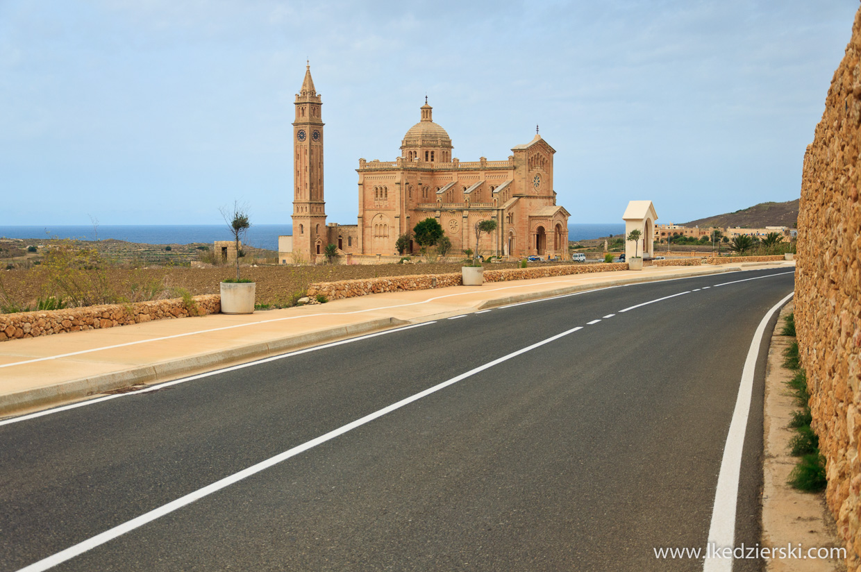 gharb bazylika ta pinu