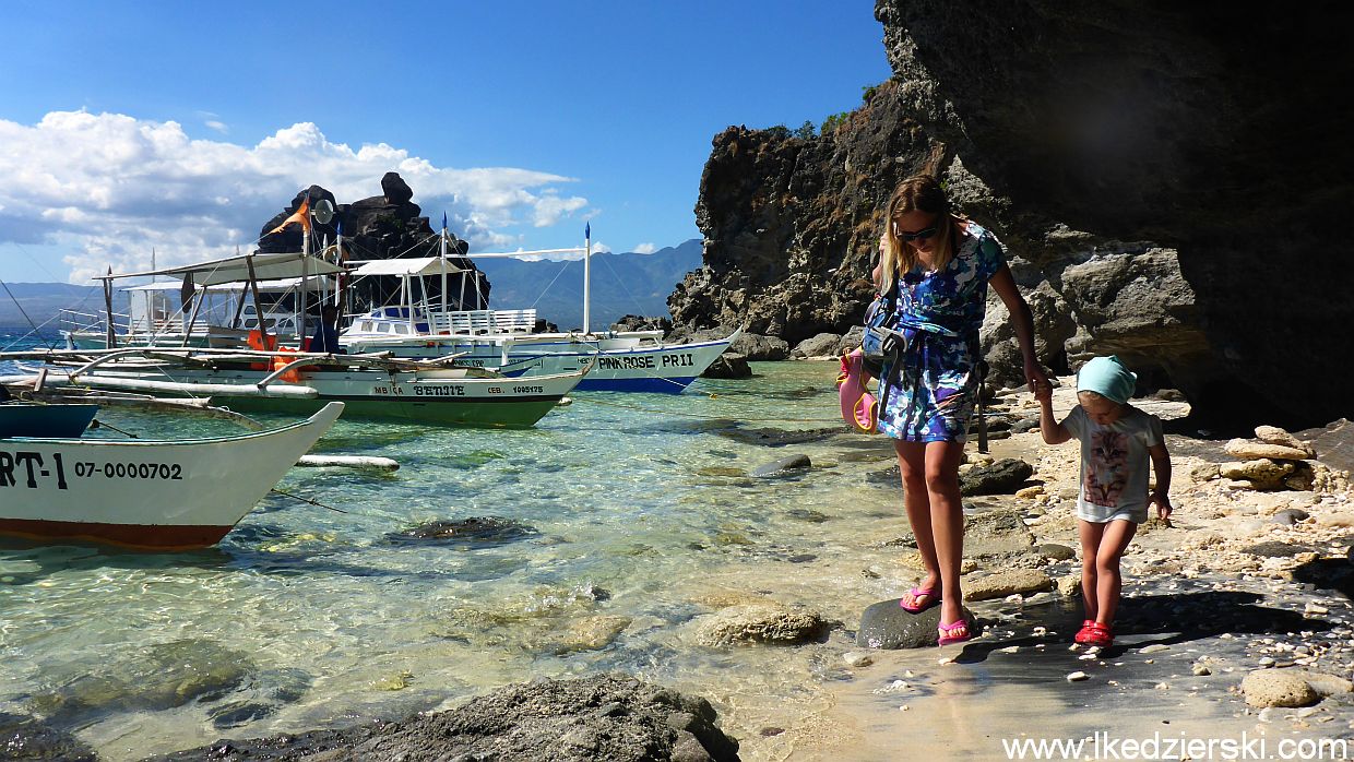 Apo Island - przejście na plaże.