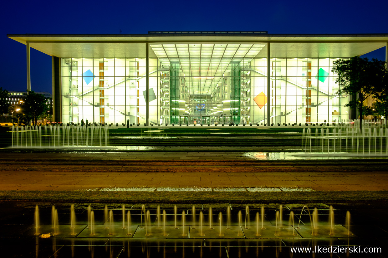 berlin paul lobe haus berlin na nocnych zdjęciach