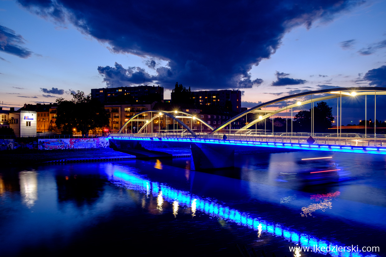 opole na weekend nocne zdjęcie opole nocą