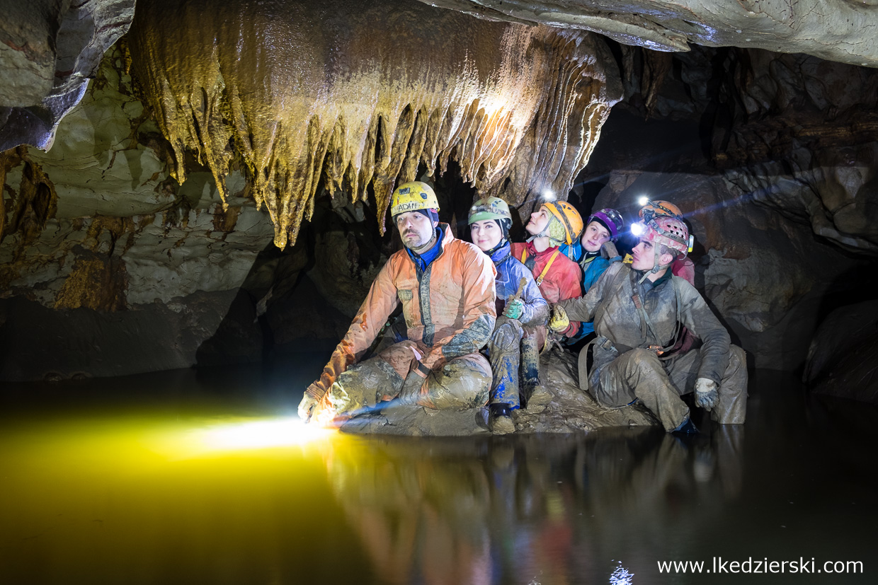 jaskinia logarcek jaskinie w słowenii cave