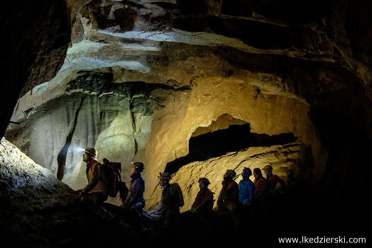 jaskinia logarcek jaskinie w słowenii cave