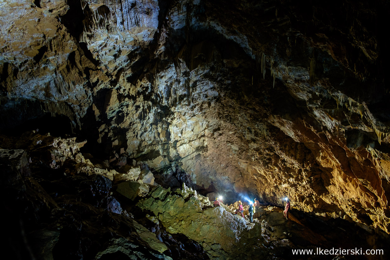 jaskinie w słowenii mackovica Mačkovica