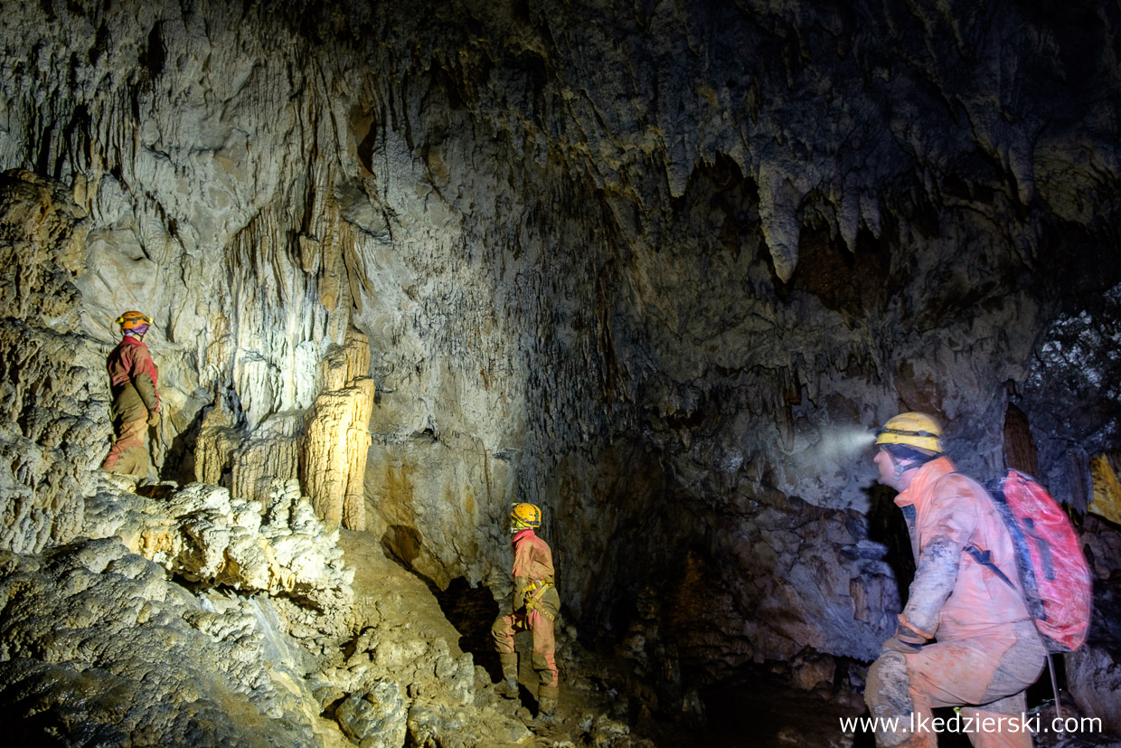 jaskinia vranja jaskinie w słowenii cave