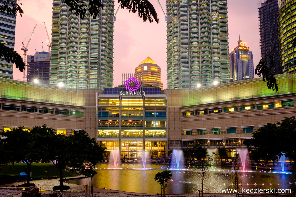 malezja kuala lumpur petronas towers sunset