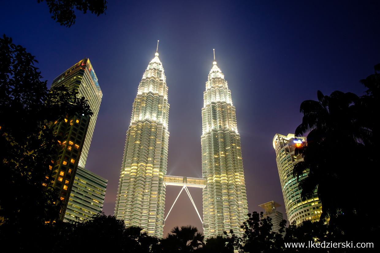 malezja kuala lumpur petronas towers sunset