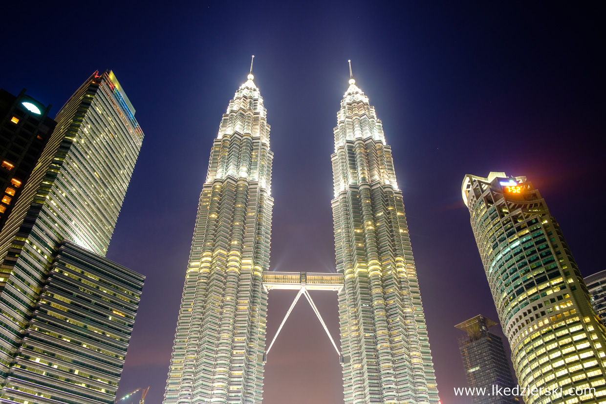 malezja kuala lumpur petronas towers sunset