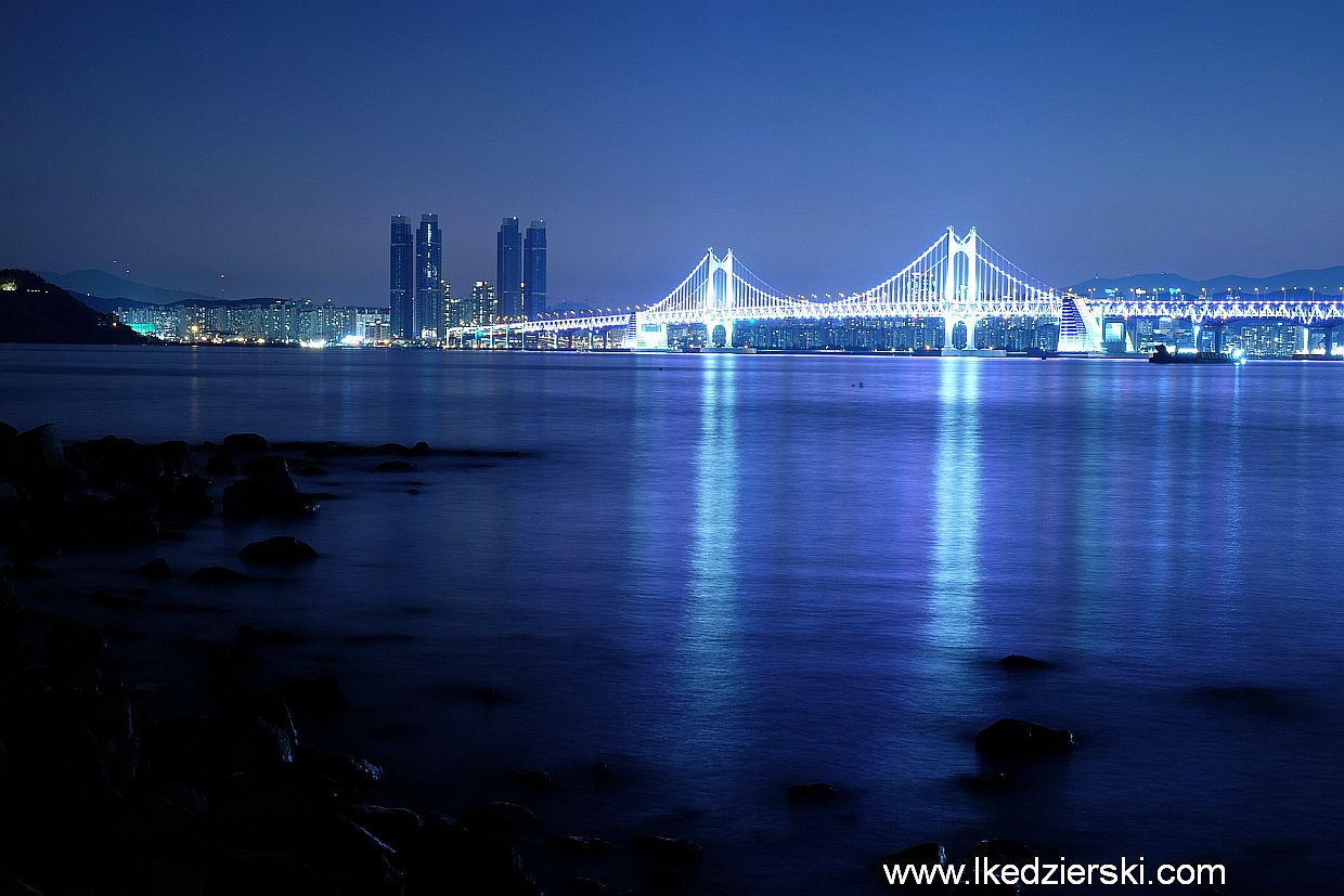 busan night most