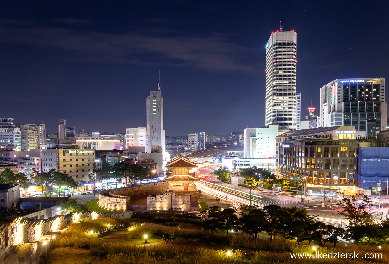 Seoul Mury obronne w okolicach bramy Dongdaemun (Heunginjimun Gate) (동대문 - 흥인지문), Seul