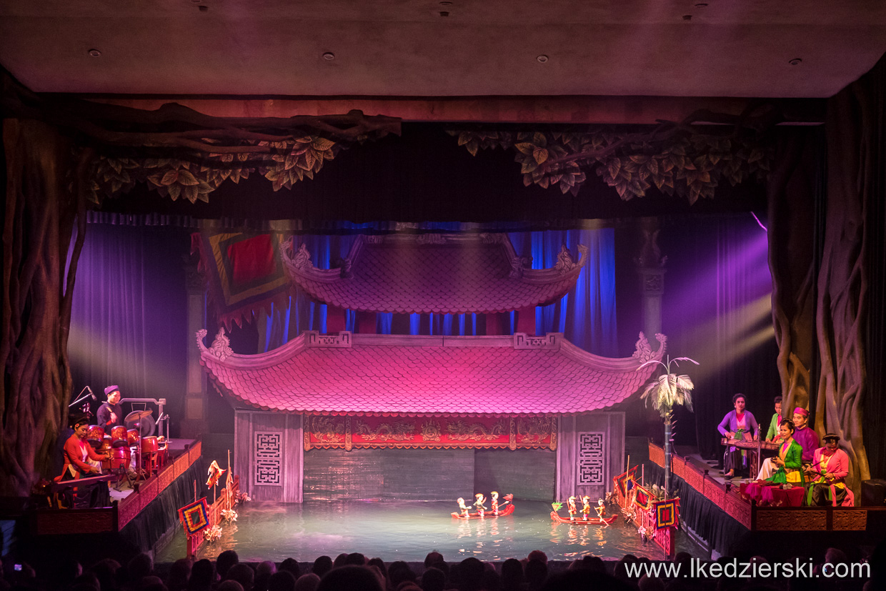 wietnam hanoi water puppet show