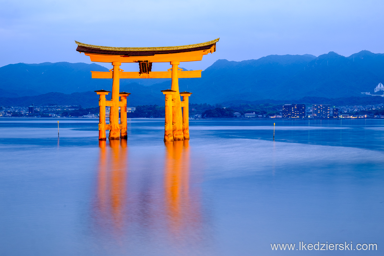 japonia Torii of Miyajima Itsukushima 