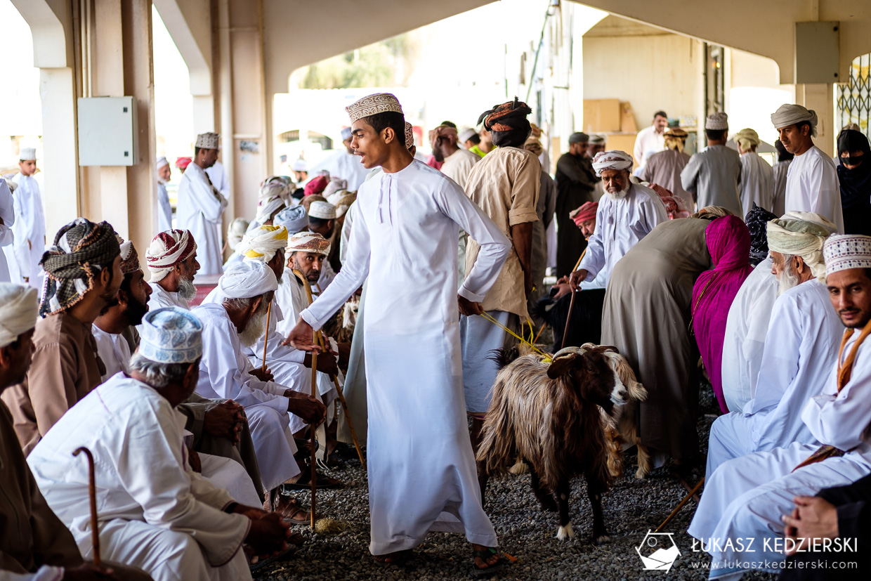 podróż do omanu sinaw targ sinaw souk targ atrakcje omanu oman atrakcje