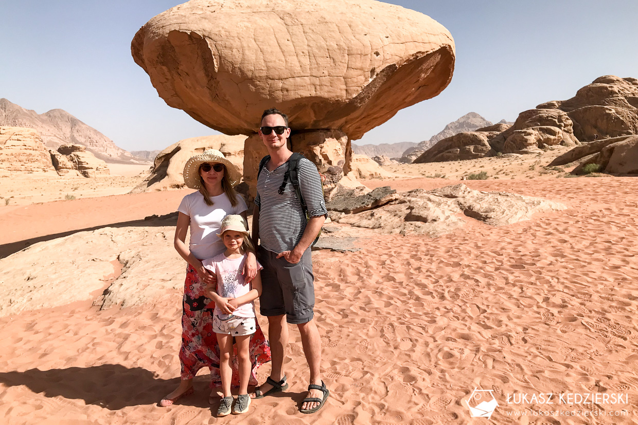jordania atrakcje wadi rum mushroom stone skalny grzyb