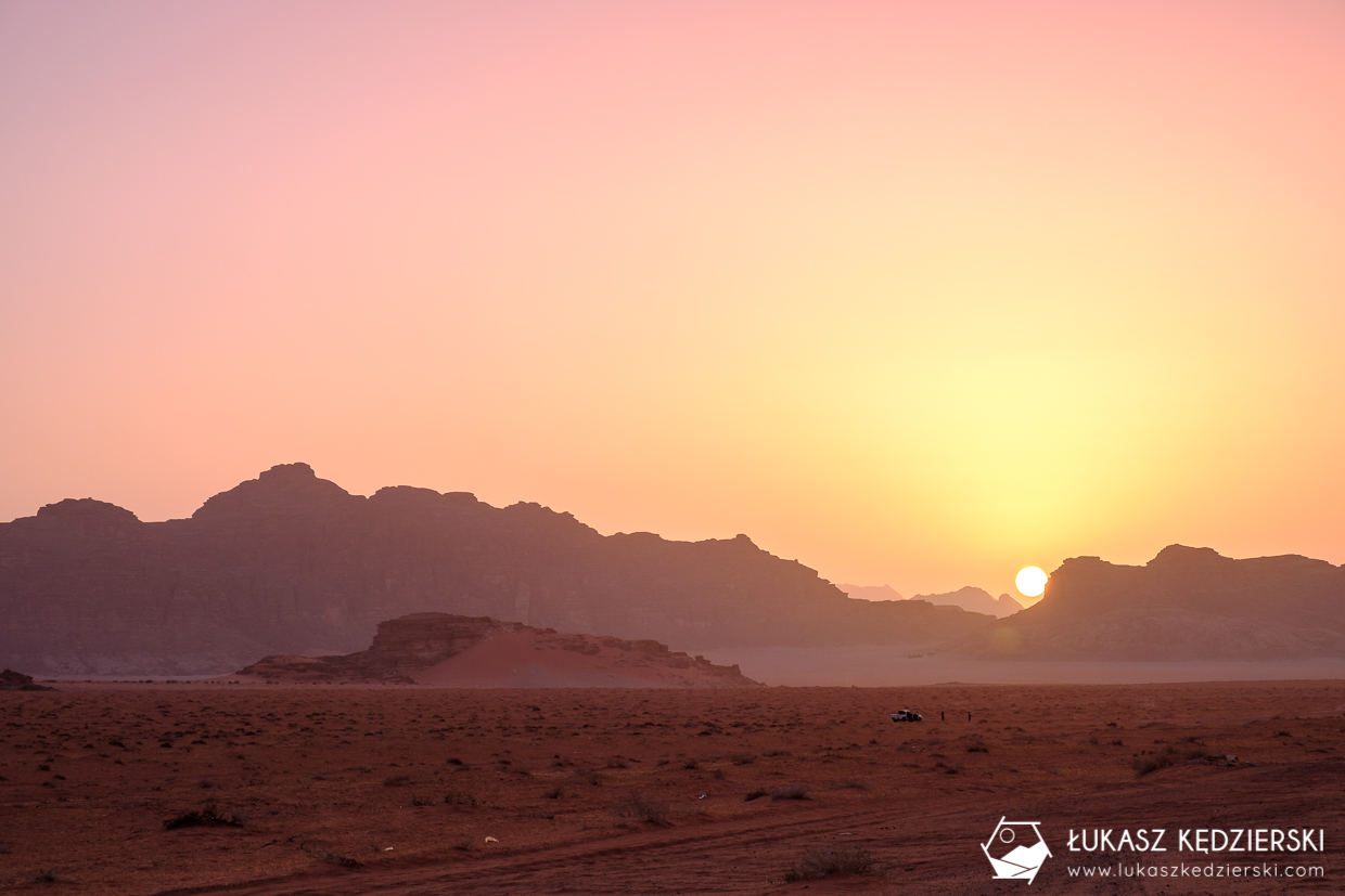 wadi rum sunset jordania