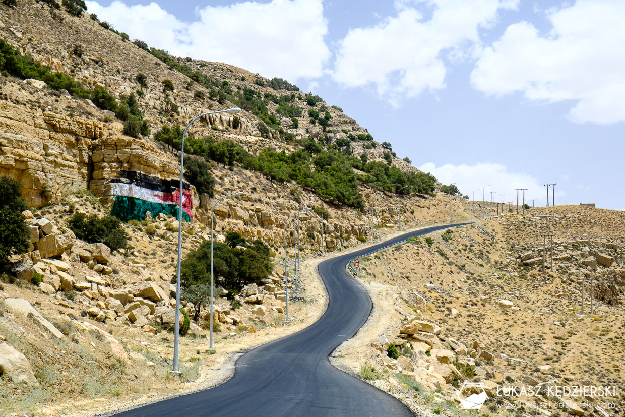 jordan king's highway jazda samochodem w jordanii dana